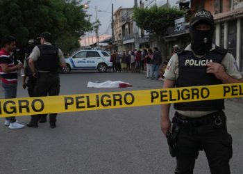 Τραγωδία-στον-Ισημερινό-–-Λεωφορείο-έπεσε-σε-χαράδρα-και-σκοτώθηκαν-14-άνθρωποι