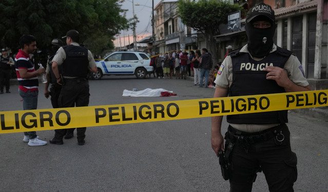 Τραγωδία-στον-Ισημερινό-–-Λεωφορείο-έπεσε-σε-χαράδρα-και-σκοτώθηκαν-14-άνθρωποι