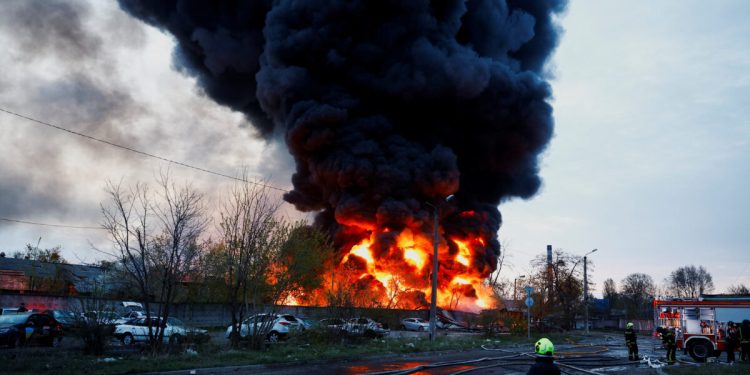 Ουκρανία:-12-νεκροί-και-δεκάδες-τραυματίας-από-ρωσικές-επιθέσεις
