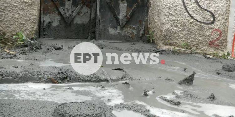 «Ποτάμι»-υγρού-τσιμέντου-πλημμύρισε-δρόμους-στην-Κυψέλη
