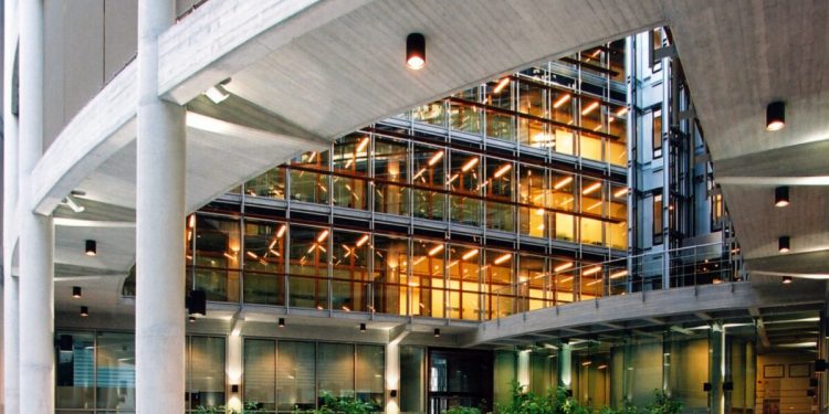 ΓΕΚ-ΤΕΡΝΑ:-Η-santander-βλέπει-αξία-στις-παραχωρήσεις-και-ανεβάζει-τον-πήχη-για-την-μετοχή-στα-53-ευρώ