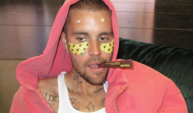 to-νέο-λανσάρισμα-της-rhode-θα-σας-κάνει-να-βλέπετε-την-ακμή-σας-και-να-μη-φρικάρετε