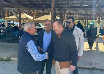 Επίσκεψη-Β.-Κόκκαλη-στην-Ελασσόνα-–-Κυρίαρχα-ζητήματα-η-ακρίβεια-και-τα-προβλήματα-στην-κτηνοτροφία