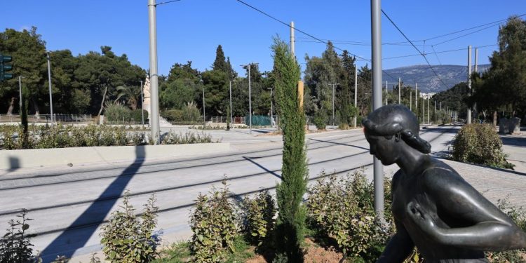 Λίνα-Μενδώνη:-Η-ανάπλαση-της-Βασιλίσσης-Όλγας-την-αναδεικνύει-σαν-ένα-από-τα-πλέον-πολύτιμα-τοπόσημα-της-Αθήνας