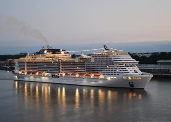 Γυναίκα-κατέβασε-14-σφηνάκια-σε-πλοίο:-Έπεσε,-χτύπησε-και-πήρε-αποζημίωση-γιατί…-δεν-την-σταμάτησε-ο-μπάρμαν