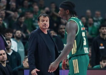 Μυϊκός-σπασμός-στη-μέση-για-Ναν,-καθησυχάζει-ο-Άταμαν