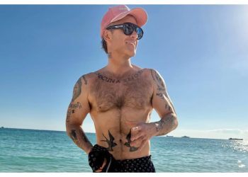 Ρόμπι-Γουίλιαμς:-Αποκαλύπτει-ότι-χρησιμοποιεί-ai-για-τις-αναρτήσεις-του-στα-social-media!