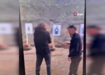 Νέα-βίντεο-από-τον-δράστη-της-επίθεσης-σε-σχολείο-στην-Τουρκία:-Ο-14χρονος-κάνει-προπόνηση-σε-σκοπευτήριο