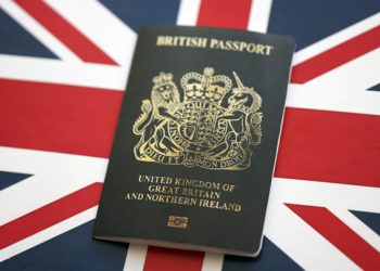 Τέλος-οι-σφραγίδες-στα-ελληνικά-αεροδρόμια-στα-διαβατήρια-των-Βρετανών