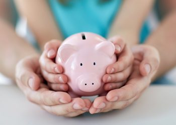 Το-ποσό-που-χρειάζεται-να-αποταμιεύεις-κάθε-μήνα-για-να-είσαι-άνετος-στις-καλοκαιρινές-διακοπές