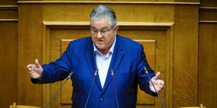 Κουτσούμπας-κατά-Μητσοτάκη-για-ΟΠΕΚΕΠΕ,-υποκλοπές-και-κράτος-δικαίου:-«Είστε-έκθετοι-και-δεν-μπορείτε-να-το-κρύψετε»