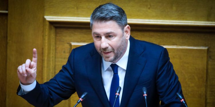 Ανδρουλάκης-σε-Μητσοτάκη:-«Τα-μόνα-απατηλά-όνειρα-είναι-ότι-θα-παραμείνετε-πρωθυπουργός»