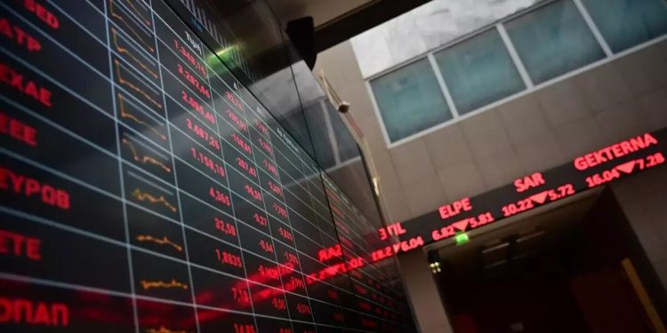 Χρηματιστήριο-Αθηνών:-Με-απώλειες-0,63%-έκλεισαν-οι-μετοχές,-έντονες-πιέσεις-στις-τράπεζες
