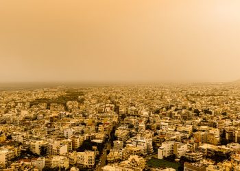 Ο-θολός-Απρίλιος,-η-«καλή»-και-η-«κακή»-αφρικανική-σκόνη-και-τα-επεισόδια-που-αυξάνονται