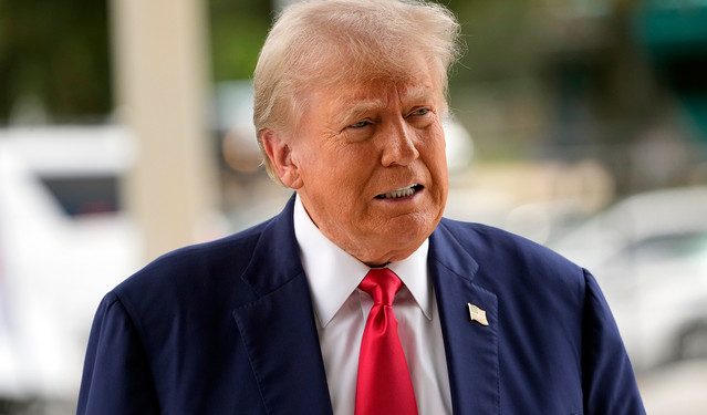 Τραμπ:-«Ο-πάπας-πρέπει-να-καταλάβει-ότι-το-Ιράν-δεν-μπορεί-να-έχει-πυρηνικά-όπλα»