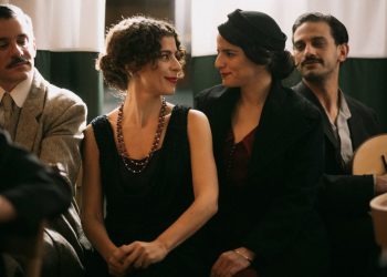 Θέατρο-Παλλάς-–-ΑΣΤΟΡΙΑ:-Τα-πρώτα-πλάνα-από-την-μαγευτική-εμφάνιση-της-Έβελυν-Ασουάντ