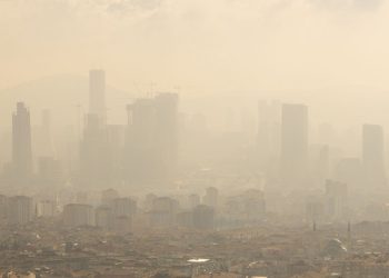 fitch:-Οι-χώρες-που-ρυπαίνουν-λιγότερο-κινδυνεύουν-περισσότερο-από-την-κλιματική-αλλαγή-και-το-χρέος