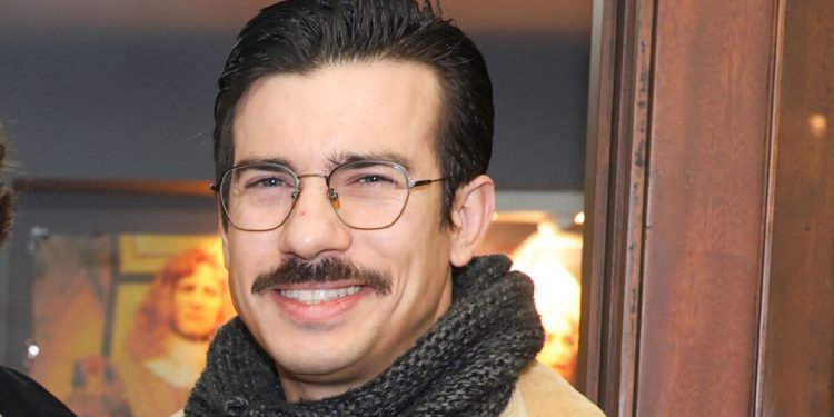 Άρης-Αντωνόπουλος:-Μου-αρέσει-πολύ-να-“κλέβω”-στοιχεία-υποκριτικής-από-τον-Αλέκο-Συσσοβίτη-και-τη-Μαρίνα-Ασλάνογλου