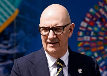 Γαλλία:-Τα-Στενά-του-Ορμούζ-πρέπει-να-ανοίξουν-ξανά,-αλλά-«όχι-με-οποιοδήποτε-τίμημα»