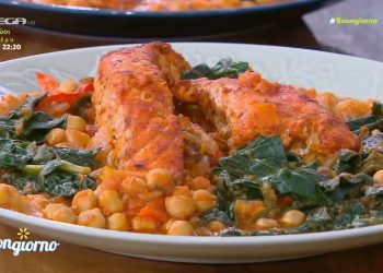 Σολομός-με-ρεβύθια,-σπανάκι-και-κάρι-από-τον-Δημήτρη-Σκαρμούτσο