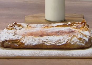 Γαλατόπιτα-με-σοκολατένια-κρούστα-και-καρύδια