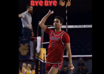 Γκέι-βολεϊμπολίστας-σε-κολλέγιο-της-Καλιφόρνια-έγινε-viral-για-τους-πανηγυρισμούς-του,-δείτε-βίντεο