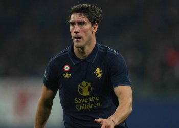 Η-Μίλαν-έκανε-κρούση-στον-Βλάχοβιτς