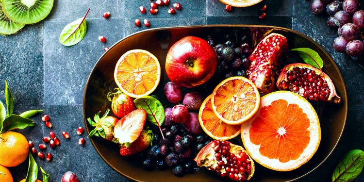 Πώς-να-ενισχύσετε-το-ανοσοποιητικό-σας-με-φρούτα-και-διατροφή
