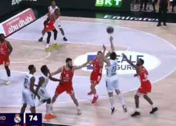 o-Σέρχιο-Γιούλ-ξαναχτύπησε-με-σουτ-«προσευχή»-και-αποθεώθηκε-από-τον-Λούκα-Ντόντσιτς,-δείτε-βίντεο