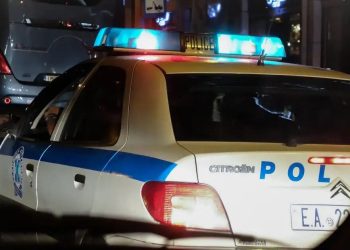 Θρίλερ-στο-κέντρο-της-Αθήνας:-Νεκρή-γυναίκα-σε-ακάλυπτο-πολυκατοικίας