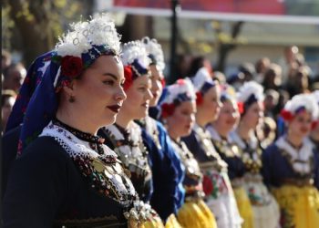 Με-το-δρώμενο-της-παραδοσιακής-φορεσιάς-ξεκινούν-οι-εκδηλώσεις-του-πανάρχαιου-εθίμου-«Λαζαρίνες»-στην-Κοζάνη