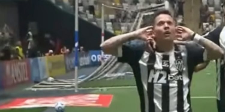 Μπερνάρ:-Ο-πανηγυρισμός-του-που-εξόργισε-τους-οπαδούς-της-Ατλέτικο-Μινέιρο-(vid)