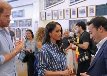 Αυστραλία:-Ο-πρίγκιπας-Χάρι-και-η-Μέγκαν-συνάντησαν-τους-επιζώντες-της-φονικής-επίθεσης-στην-παραλία-Μπόνταϊ-του-Σίδνεϊ