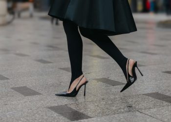 Τα-slingbacks-που-απογειώνουν-κάθε-επίσημο-look-–-η-πιο-κομψή-επένδυση-της-σεζόν