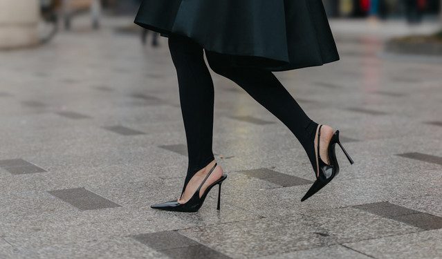 Τα-slingbacks-που-απογειώνουν-κάθε-επίσημο-look-–-η-πιο-κομψή-επένδυση-της-σεζόν