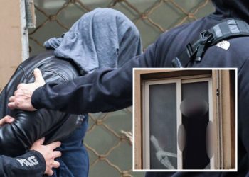 Πολλά-αίματα-γύρω-από-το-σπασμένο-παράθυρο-από-όπου-έπεσε-η-γυναίκα-στο-κέντρο-της-Αθήνας,-ψάχνουν-να-βρουν-τι-συνέβη-με-τον-45χρονο-Ιταλό