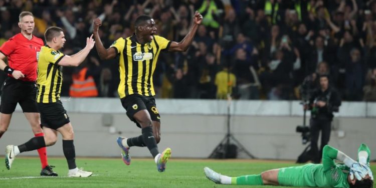 ΑΕΚ:-Οι-ιαχές-στο-γκολ-του-Ζίνι-για-το-3-0-ακούστηκαν-σε-όλη-τη-Ν.-Φιλαδέλφεια!-(vid)