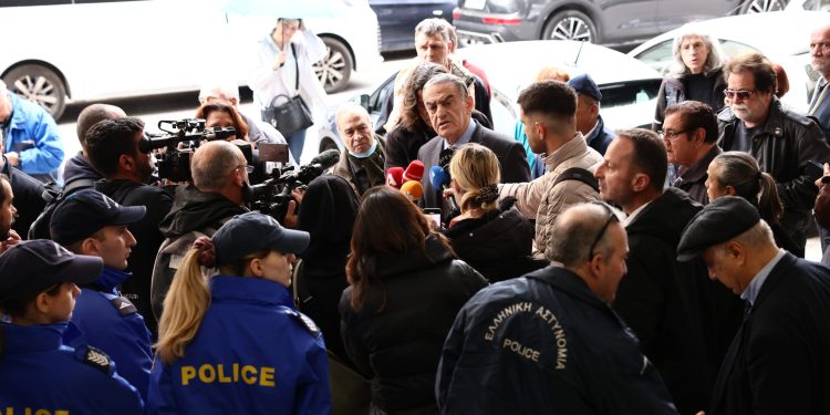 Σε-σύσκεψη-στο-Υπ.-Αγροτικής-Ανάπτυξης-οι-κτηνοτρόφοι-της-Λέσβου,-τι-εξετάζεται-–-Συνεχίζεται-ο-αποκλεισμός-του-λιμανιού-στη-Μυτιλήνη