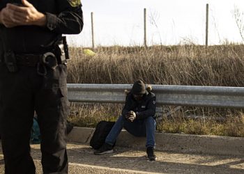 bbc:-Το-βίντεο-με-τις-επαναπροωθήσεις-από-την-ελληνική-αστυνομία-μέσω-«μισθοφόρων»-στα-σύνορα-με-την-Τουρκία