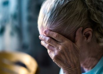 Έπεισαν-την-ηλικιωμένη-στη-Θεσσαλονίκη-ότι-την-παρακολουθούν-με-drone-και-της-άρπαξαν-τα-100.000-ευρώ-που-είχε-θαμμένα-στην-αυλή-της