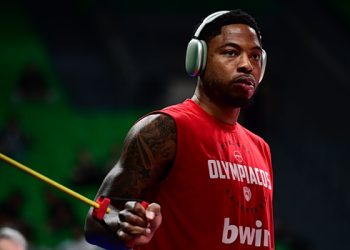 Βαριά-τιμωρία-στον-Ταϊρίκ-Τζόουνς-για-τη-χειρονομία-στο-ΟΑΚΑ-(pic)