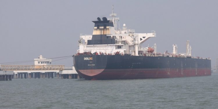 Το-Ιράν-ανοίγει-τα-Στενά-του-Ορμούζ:-Απότομη-πτώση-της-τιμής-του-πετρελαίου-(vid)