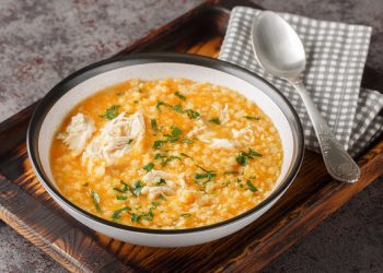 Κοτόσουπα-με-λαχανικά-και-ρύζι