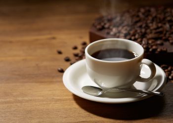 o-καφές-προστατεύει-την-ψυχική-υγεία,-αλλά-έχει-σημασία-πόσο-πίνουμε