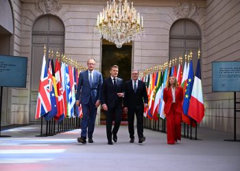 live-οι-δηλώσεις-μετά-τη-σύνοδο-στο-Παρίσι-για-τα-Στενά-του-Ορμούζ