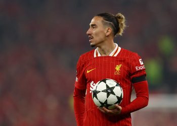 Κώστας-Τσιμίκας:-Ο-Άρνε-Σλοτ-επιβεβαίωσε-την-επιστροφή-του-στη-Λίβερπουλ