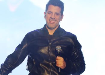 Ο-Θοδωρής-Φέρρης-θα-δώσει-και-δεύτερη-συναυλία-στο-Κατράκειο-–-Η-πρώτη-έγινε-sold-out-σε-χρόνο-ρεκόρ 