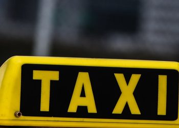 Πειραιάς:-Εντοπίστηκε-στο-λιμάνι-41χρονος-οδηγός-με-πλαστή-άδεια-ταξί-και-συνελήφθη