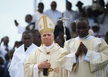 Ο-πάπας-καταγγέλλει-τη-χρήση-της-ΤΝ-για-την-τροφοδότηση-«των-συρράξεων,-των-φόβων-και-της-βίας»