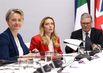 Μελόνι-από-τη-Σύνοδο-του-Παρισιού:-h-Ρώμη-είναι-διατεθειμένη-να-προσφέρει-μονάδες-του-ναυτικού-της-για-τα-Στενά-του-Ορμούζ